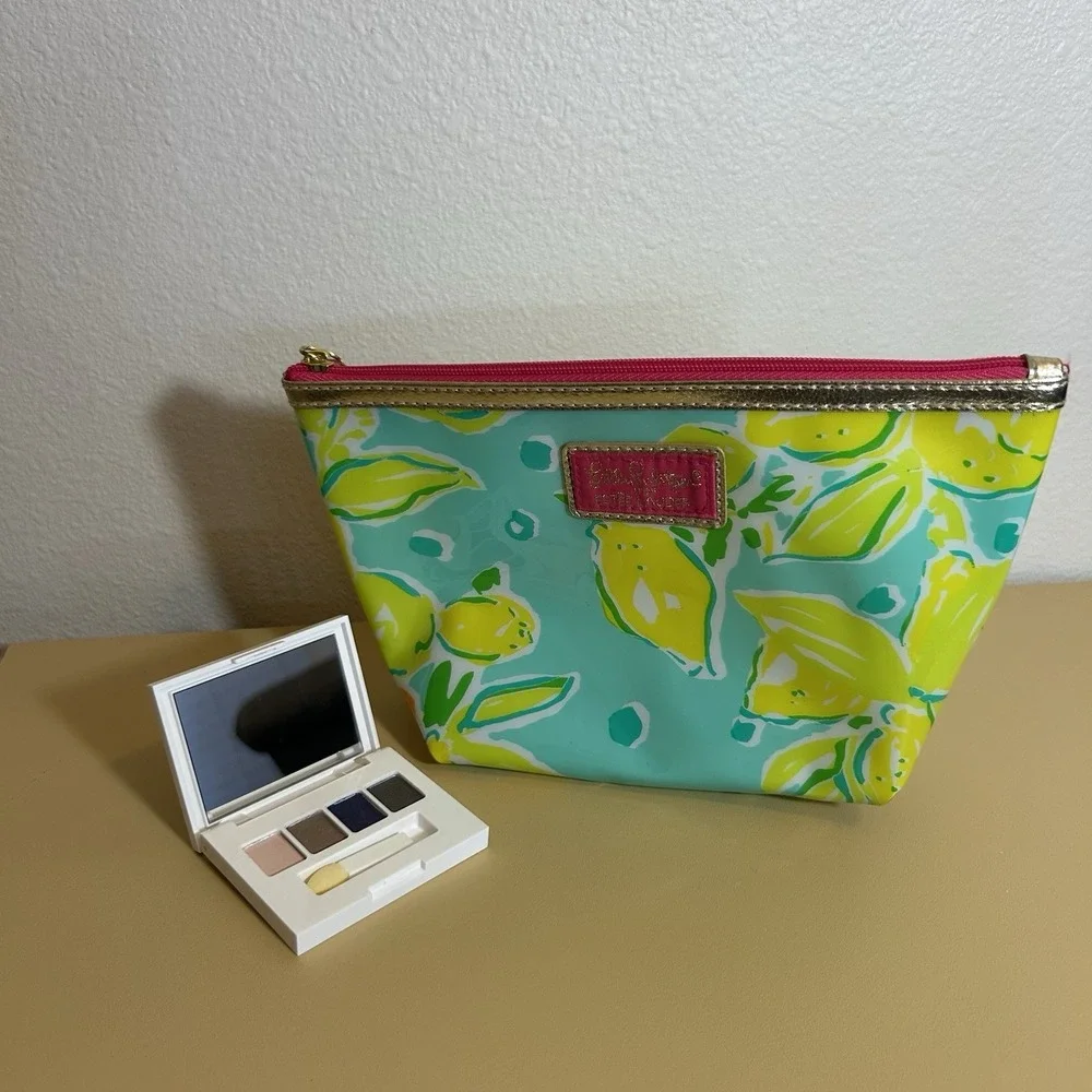 Lilly Pulitzer  Estee Lauder Makeup Bag Lemons Green Yellow‎ New without Tags
